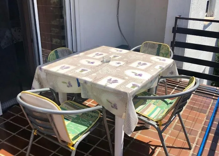 Kate Apartman *