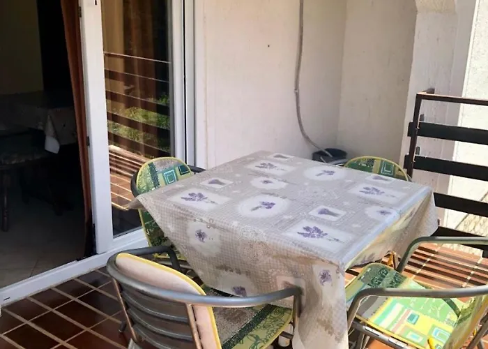 Kate Apartman